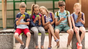 kinetera.ro-20191218-impactul-tehnologiei-in-viata-unui-copil-cover